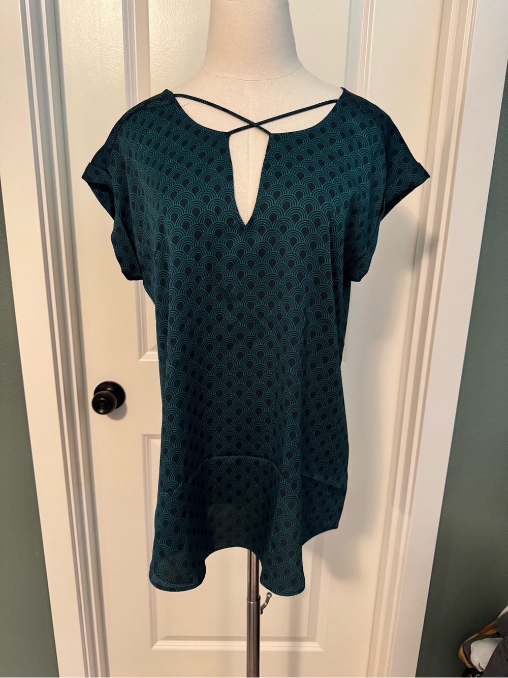 Express Teal Scallop-Pattern Short Sleeve Top with Crisscross Neck